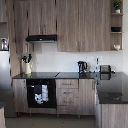 Or Tambo Self Catering Apartments, The Willows Boksburg Εξωτερικό φωτογραφία