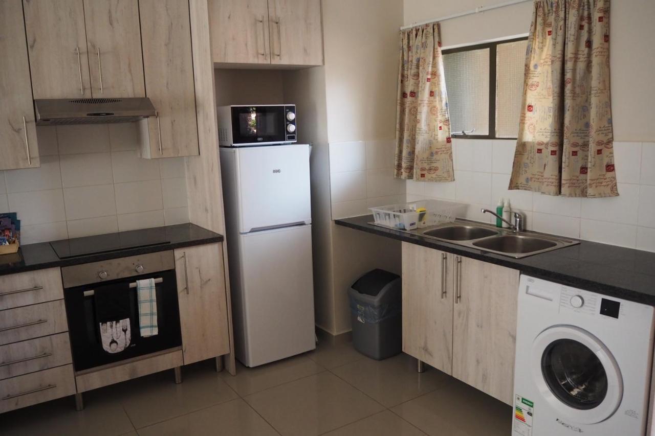 Or Tambo Self Catering Apartments, The Willows Boksburg Εξωτερικό φωτογραφία