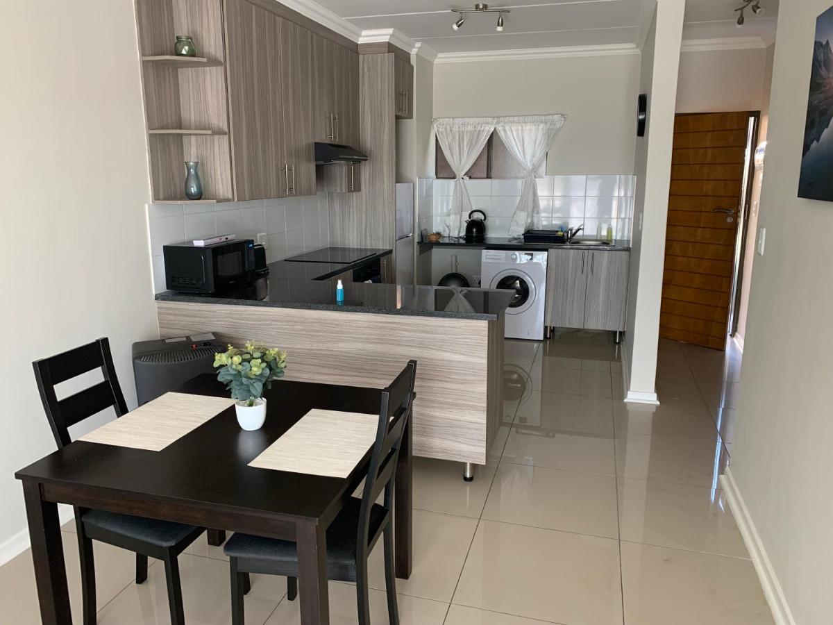 Or Tambo Self Catering Apartments, The Willows Boksburg Εξωτερικό φωτογραφία