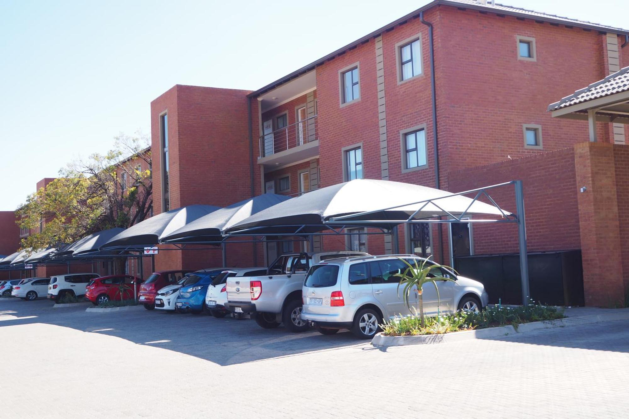 Or Tambo Self Catering Apartments, The Willows Boksburg Εξωτερικό φωτογραφία