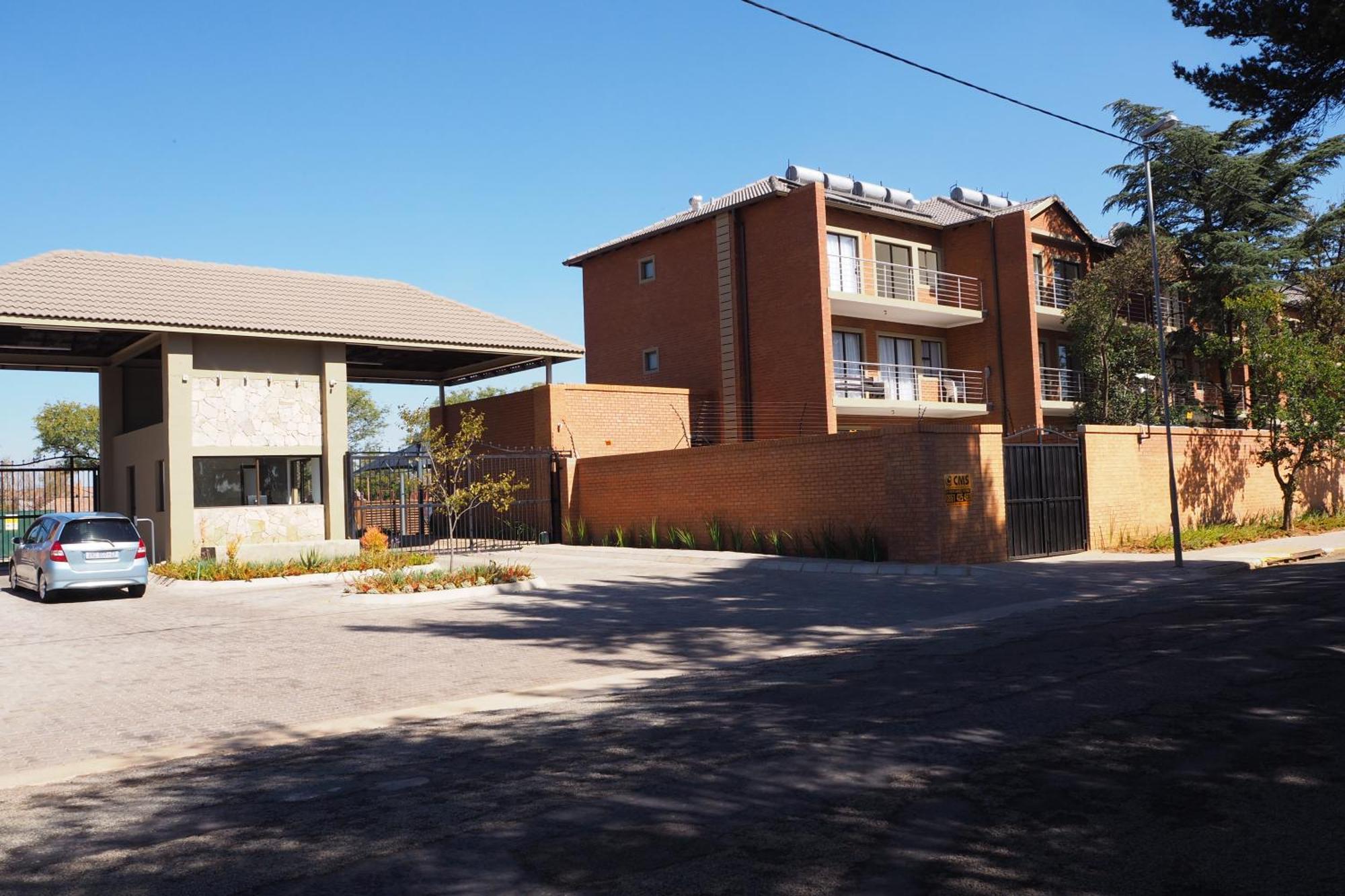 Or Tambo Self Catering Apartments, The Willows Boksburg Εξωτερικό φωτογραφία