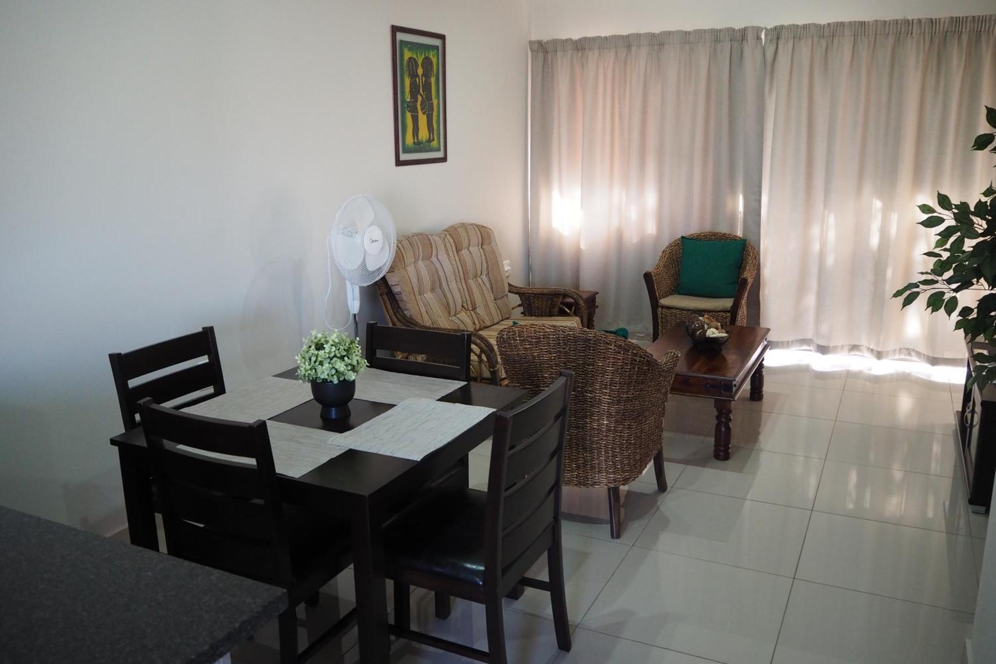 Or Tambo Self Catering Apartments, The Willows Boksburg Εξωτερικό φωτογραφία