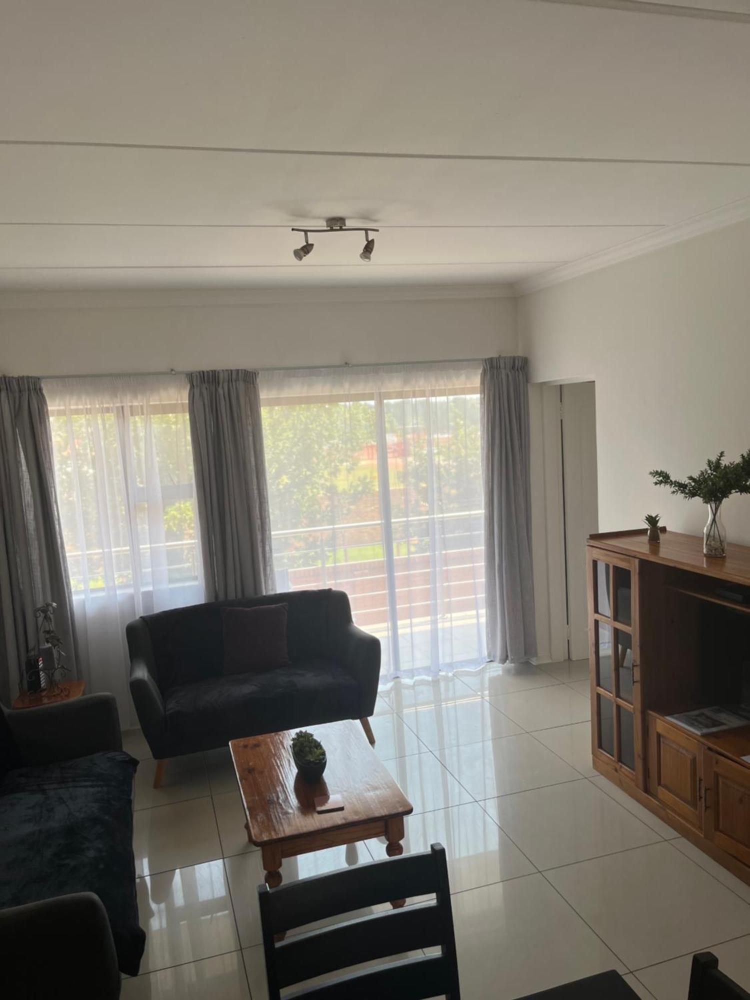 Or Tambo Self Catering Apartments, The Willows Boksburg Εξωτερικό φωτογραφία