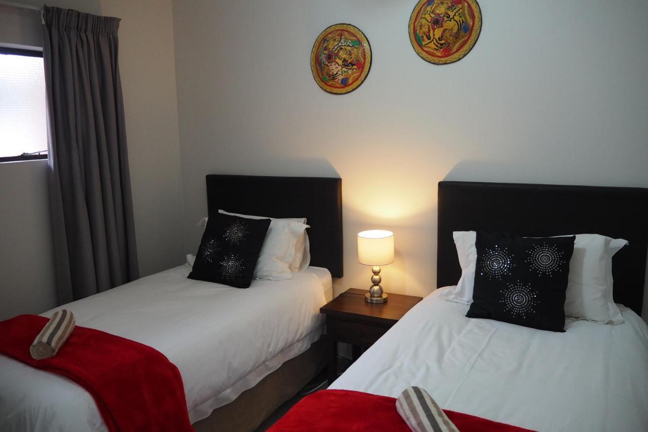 Or Tambo Self Catering Apartments, The Willows Boksburg Εξωτερικό φωτογραφία