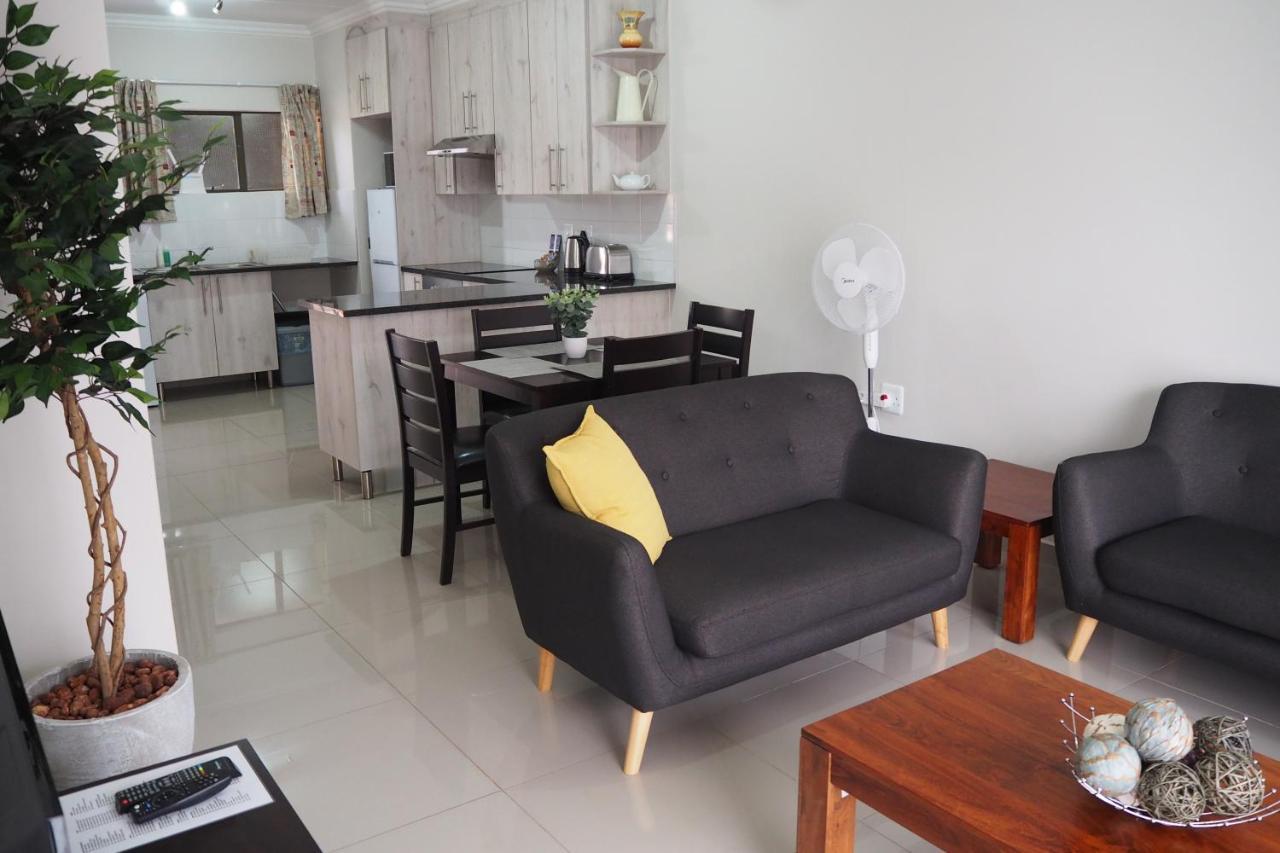 Or Tambo Self Catering Apartments, The Willows Boksburg Εξωτερικό φωτογραφία