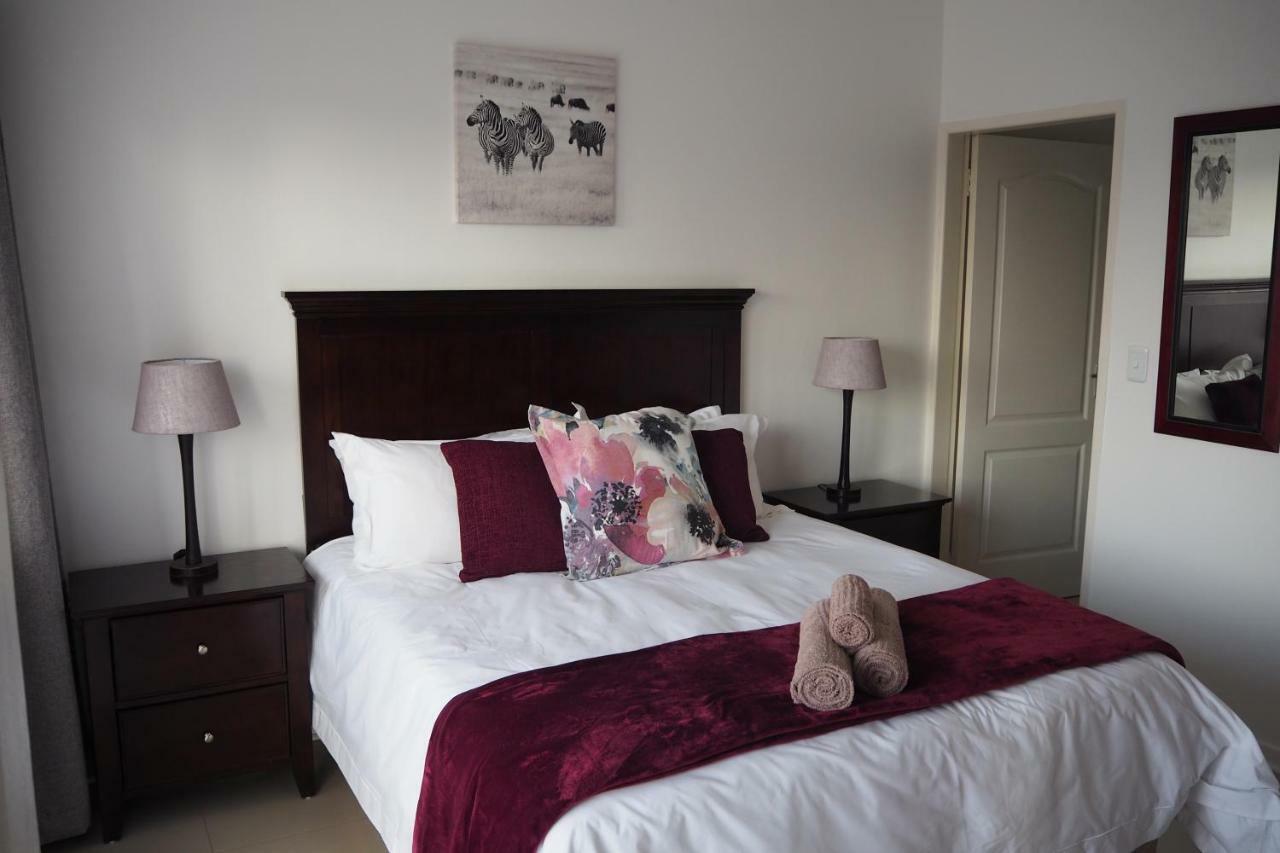 Or Tambo Self Catering Apartments, The Willows Boksburg Εξωτερικό φωτογραφία