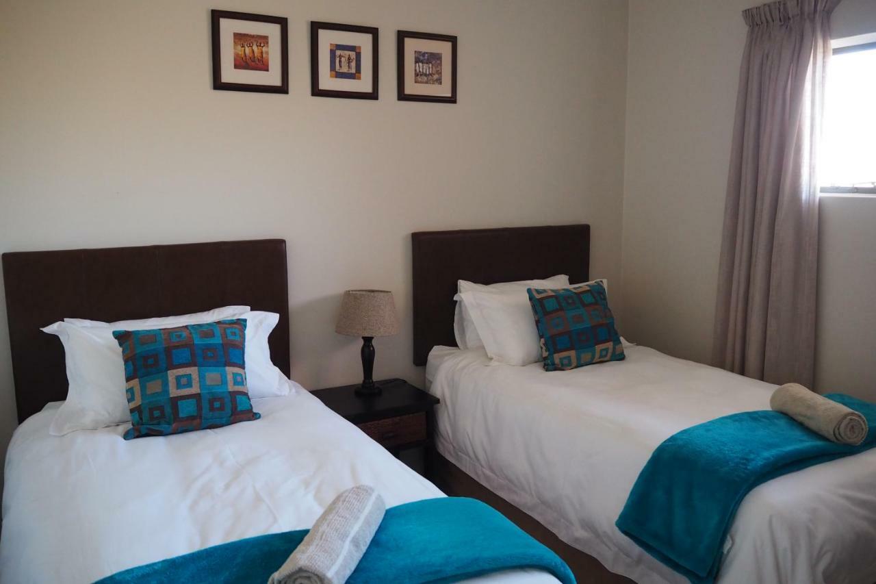 Or Tambo Self Catering Apartments, The Willows Boksburg Εξωτερικό φωτογραφία