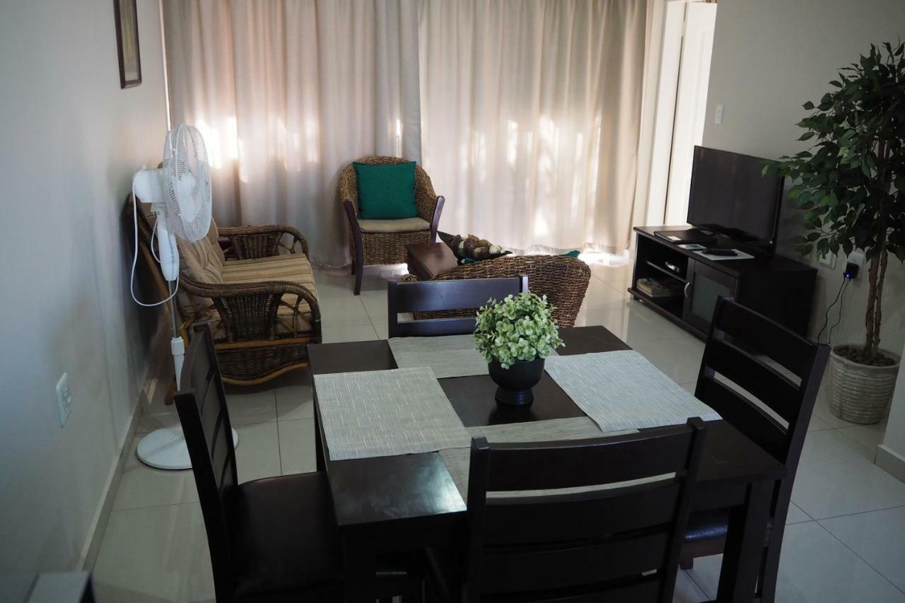 Or Tambo Self Catering Apartments, The Willows Boksburg Εξωτερικό φωτογραφία