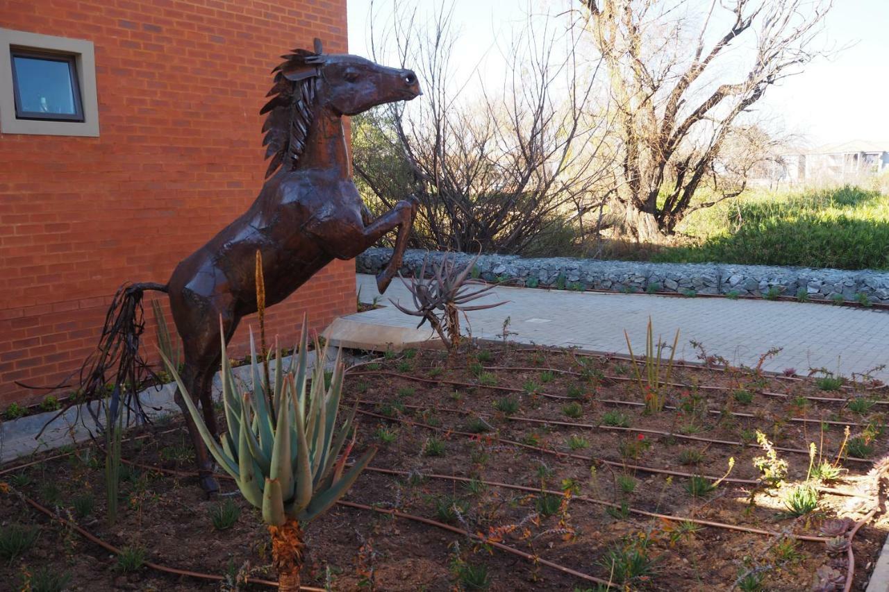 Or Tambo Self Catering Apartments, The Willows Boksburg Εξωτερικό φωτογραφία